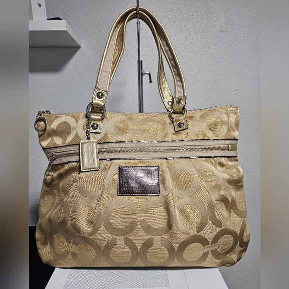 Coach Handbags - Coach Poppy Op Art Glam Tote Bag